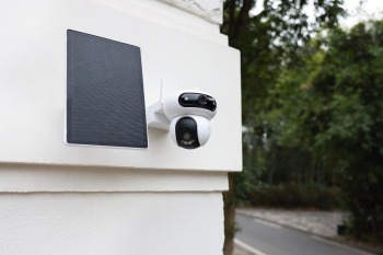 Kamera IP Ezviz HB90 z panelem solarny 8W dual 4MP+4MP Wi-Fi AOV